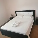 아파트 Helen's House 사밀