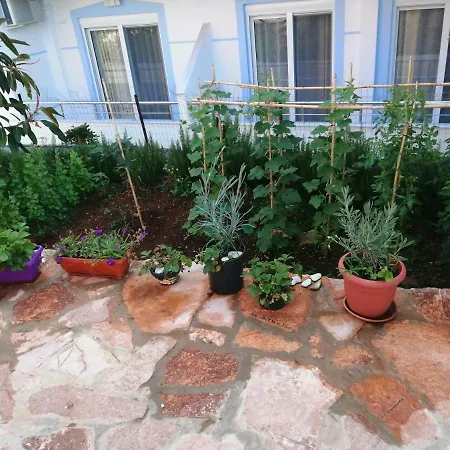 Helen's House * Ksamil