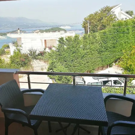 Helen's House * Ksamil