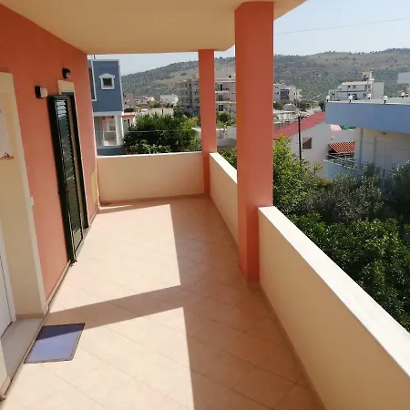 Helen's House * Ksamil