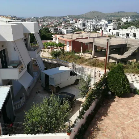 아파트 Helen's House