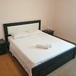 アパート Helen's House クサミル