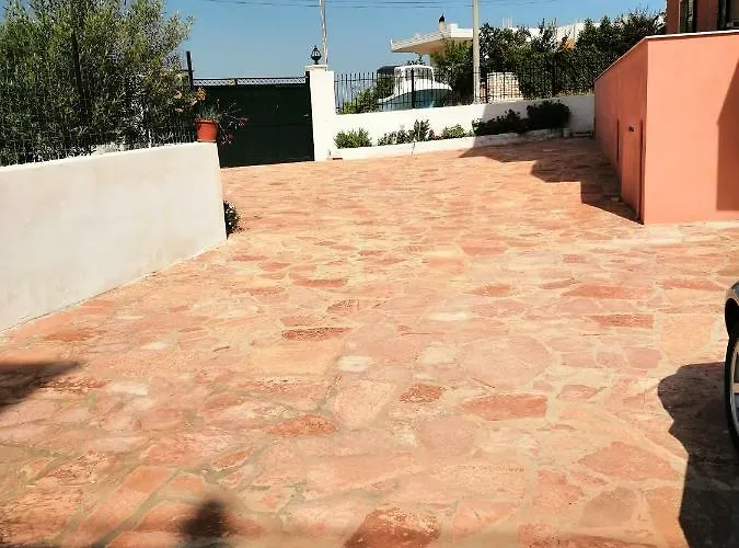 Helen's House 卡萨米尔